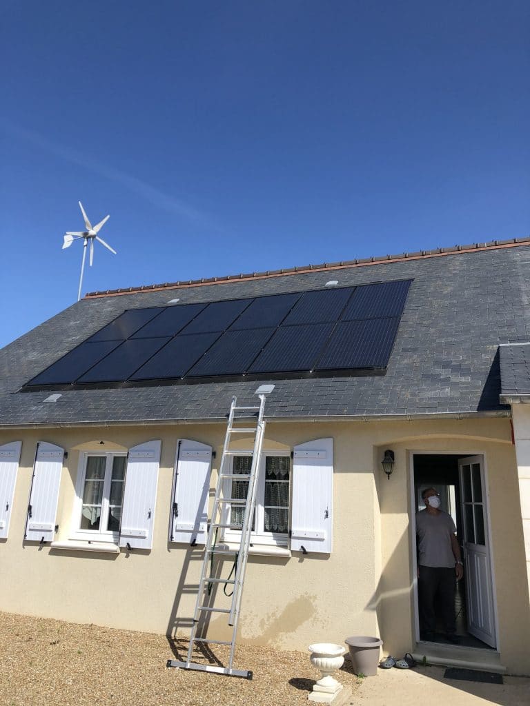 Nettoyage et entretien de panneaux solaires hybrides à Nazelle Negron (37500)